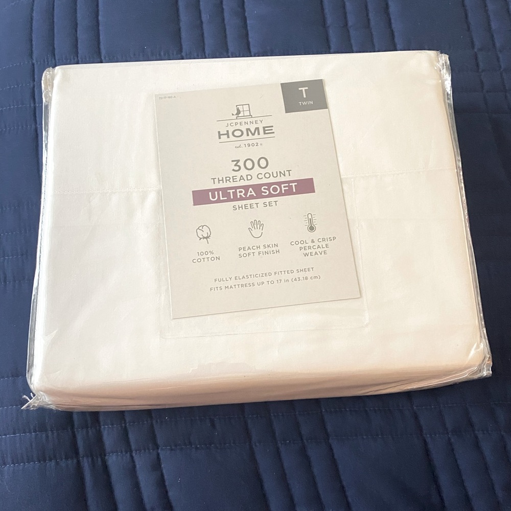 Twin set brand new. Brushed cotton. Bright White